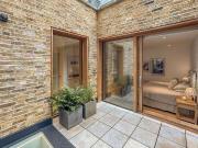 3 bedroom mews to rent