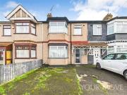 3 bedroom Mid Terrace House for sale, Dagenham Road, RM7...