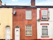 3 bedroom Mid Terrace House for sale, Uxbridge Street,...