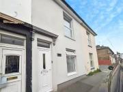 3 bedroom Mid Terrace House to rent, Cavour Road,...