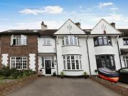 3 bedroom Mid Terrace House to rent, Dennis Road,...