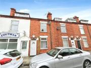 3 bedroom Mid Terrace House to rent, Henry Street,...
