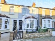 3 bedroom Mid Terrace House to rent, Palmeira Road,...