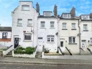 3 bedroom Mid Terrace House to rent, Thomas Street,...