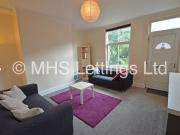 3 Bedroom Mid Terraced House for rent in Beechwood Grove