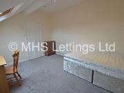 3 Bedroom Mid Terraced House for rent in Beechwood Grove