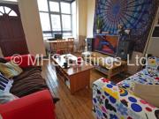 3 Bedroom Mid Terraced House for rent in Beechwood...