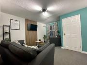 3 bedroom Mid Terraced House to let