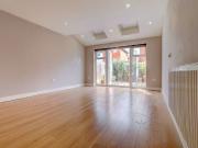 3 bedroom mid terraced house to rent