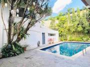 3 Bedroom Modern House in Dasmariñas Village Makati for...