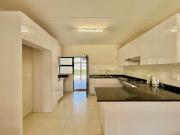 3 bedroom on the market in bartlett