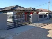 3 bedroom on the market in mankweng