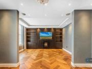 3 bedroom penthouse for rent in Finchley Road London NW11