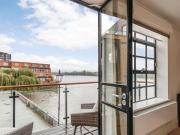 3 Bedroom Penthouse For Rent In Fulham, London 3 Bedroom Penthouse For Rent In Fulham, London