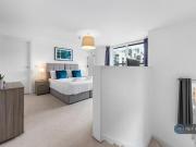 3 Bedroom Penthouse For Rent In London