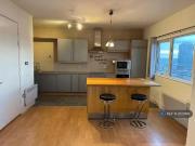 3 bedroom penthouse for rent in Queen Street, Cardiff, CF10