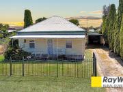 3 BEDROOM PLUS STUDY HOME IN CENTRAL LOCATION