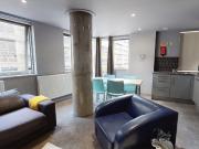 3 bedroom private hall to rent