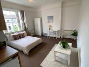3 bedroom private halls to rent