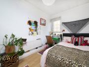3 bedroom property in Addington House, Stockwell Road,...