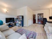 3 bedroom property in Arden Crescent, London, E14 £2,850...
