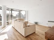 3 bedroom property in Berglen Court, Branch Road, E14...