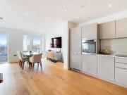 3 bedroom property in Clonmel Court, 14 Turnberry Quay,...