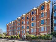 3 bedroom property in Elm Bank Mansions, The Terrace,...