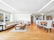 3 bedroom property in Flotilla House, Juniper Drive,...