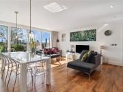 3 bedroom property in Grand Canal Apartments, 56 De...