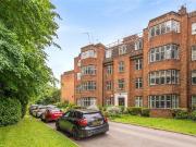 3 bedroom property in Highlands Heath, Portsmouth Road,...