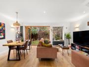 3 bedroom property in Langley Lane, London, SW8 £4,000...