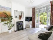 3 bedroom property in Parliament Hill Mansions,...