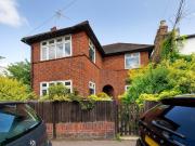 3 bedroom property in Queens Road, East Sheen, London,...