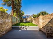 3 bedroom property in Queens Road, East Sheen, London,...
