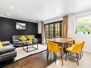 3 bedroom property in Stock Orchard Crescent, London, N7...