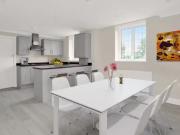3 bedroom property to let in Queens Close, Lammas Lane,...