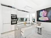 3 bedroom property to let in Queen's Gate, South...