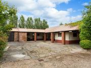 3 bedroom property with land for sale