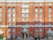 3 bedroom property within an iconic mansion block in...