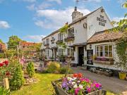 3 Bedroom Pub Commercial