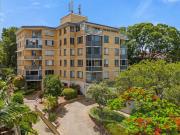 3 Bedroom Renovated Apartment in Hamilton