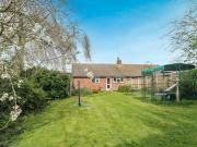 3 Bedroom Semi detached Bungalow For Sale In Hatfield...