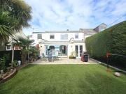 5 Bedroom Semi Detached House