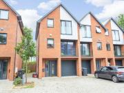 3 bedroom semi detached house for rent in Belmont Road,...