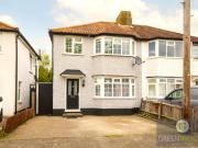 3 bedroom semi detached house for rent in Brookside...