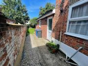 3 bedroom semi detached house for rent in Cemetery Road,...