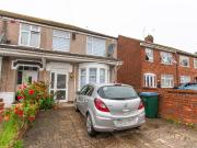 3 bedroom semi detached house for rent in Cheveral...