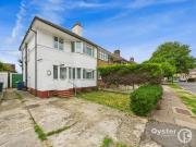 3 bedroom semi detached house for rent in Cheyneys...
