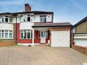 3 Bedroom Semi detached House For Rent In Enfield, Middlesex